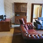 Maison De Lafenestre * Saint-Maigrin