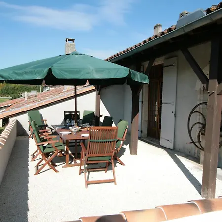 Maison De Lafenestre