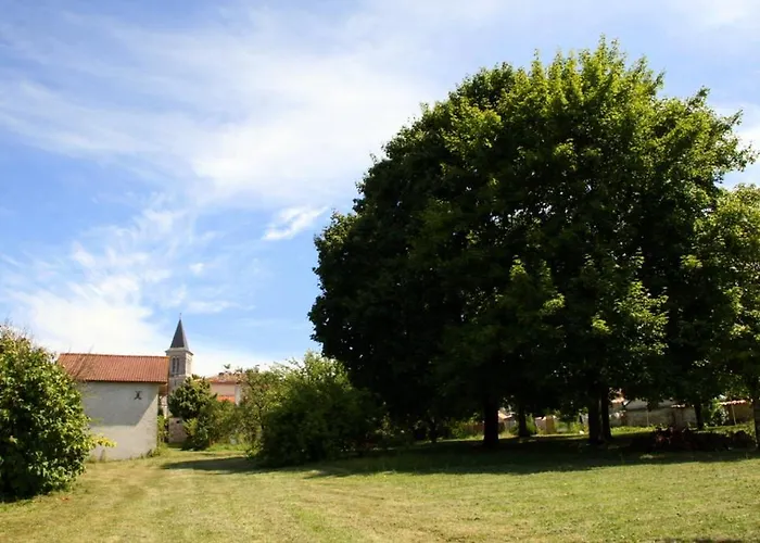 Maison De Lafenestre