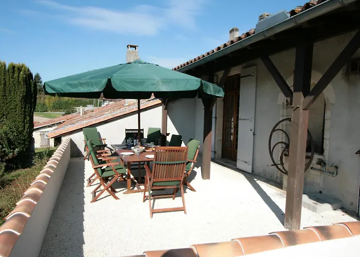 Maison De Lafenestre