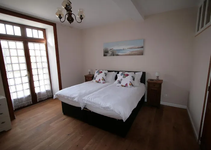 Maison De Lafenestre